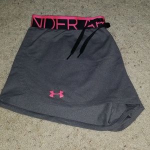 Under armour shorts.